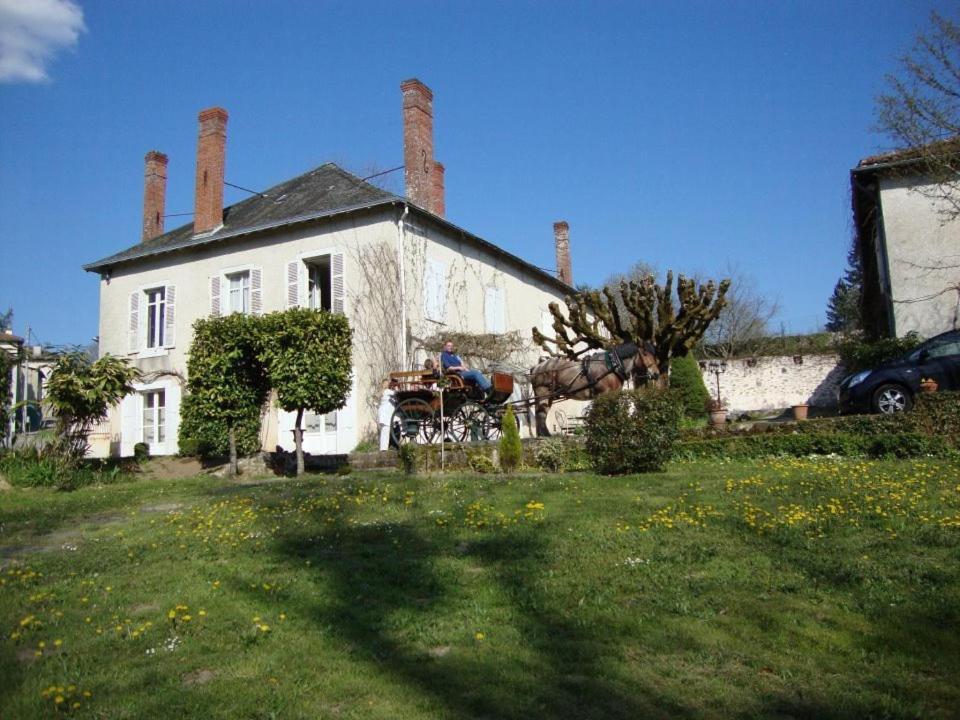 Bed and Breakfast Domaine De La Dame De Lauriere Solignac Exterior foto