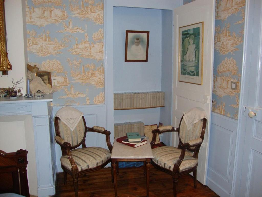 Bed and Breakfast Domaine De La Dame De Lauriere Solignac Zimmer foto