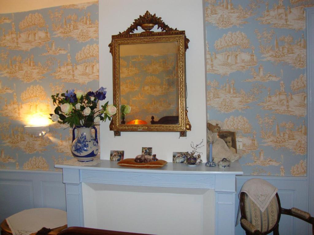 Bed and Breakfast Domaine De La Dame De Lauriere Solignac Zimmer foto