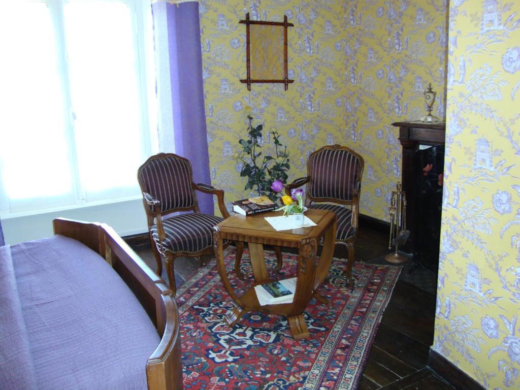 Bed and Breakfast Domaine De La Dame De Lauriere Solignac Zimmer foto