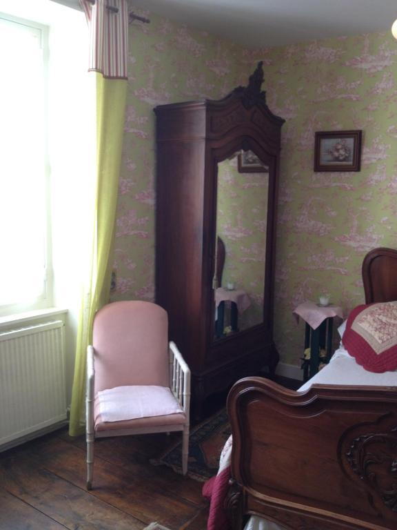 Bed and Breakfast Domaine De La Dame De Lauriere Solignac Zimmer foto