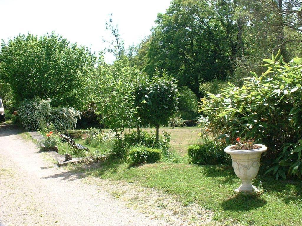 Bed and Breakfast Domaine De La Dame De Lauriere Solignac Exterior foto